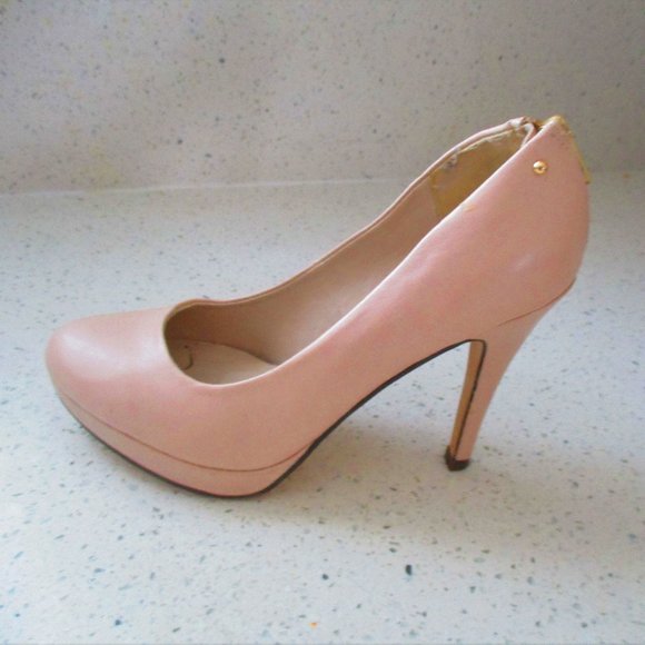 Call It Spring Nude Heels w/ Gold Hardware Sz 7.5 - Picture 4 of 10